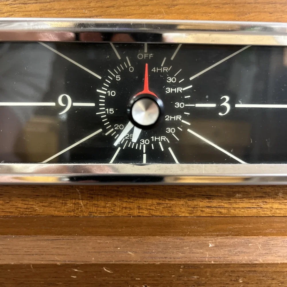 Vintage MCM Desk Clock With 2 Sheaffer Ballpoint Pens Electric Tested Works